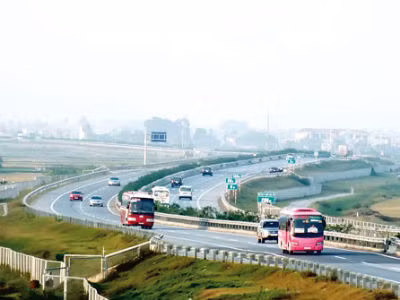 Đường cao tốc Cầu Giẽ - Ninh Bình mới đi vào hoạt động đã có nhiều vị trí bị lún