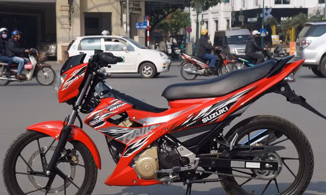 Cận cảnh 'trống choai' Suzuki Raider
