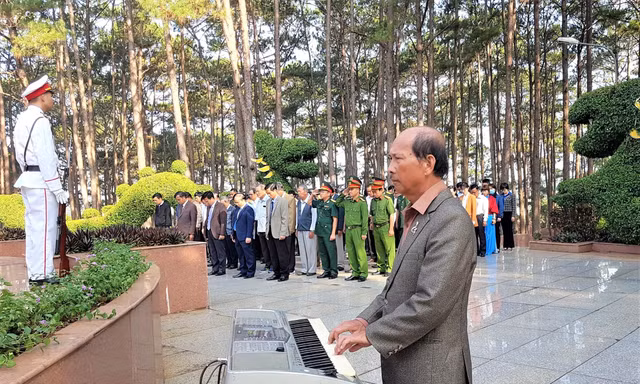 Tháng 7 tri ân - Bài cuối: 37 năm và khúc Hồn tử sỹ tại nghĩa trang 