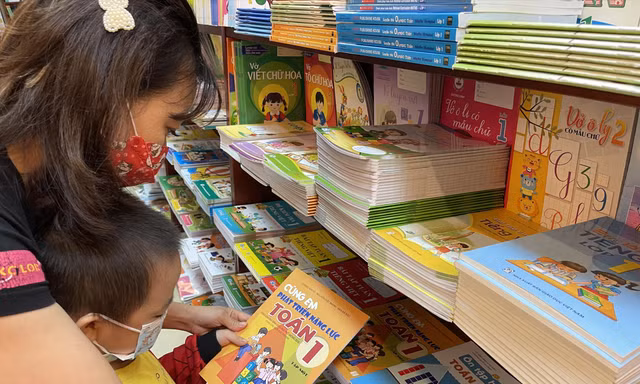 Giá sách giáo khoa sẽ giảm 