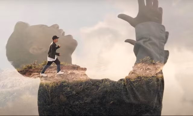 Đông Hùng rủ vợ ra MV