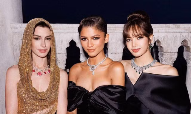 4 đại sứ Bvlgari đọ visual: Lisa "hủy diệt cam thường", Anne Hathaway đẹp như tượng sáp