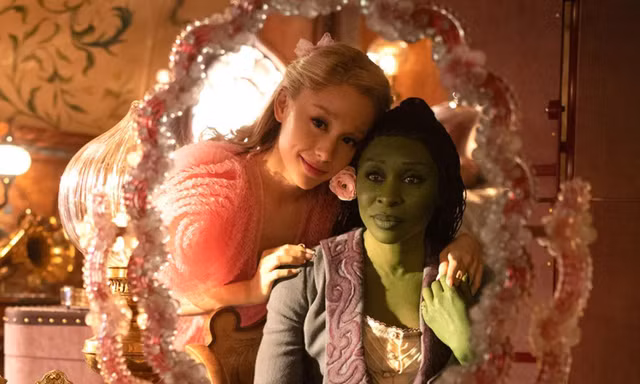 Ariana Grande gây sốt với "Wicked", nhận cát-xê bao nhiêu mà gây tranh cãi?