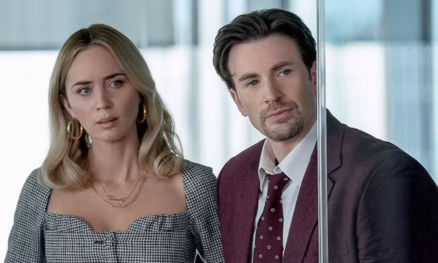 Emily Blunt không nơi nương tựa, "Đội trưởng Mỹ" Chris Evans vào vai lừa đảo