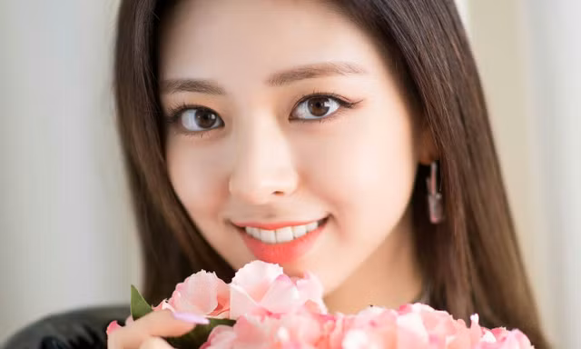 Nhan sắc trước debut của Yuna (ITZY) xuất sắc cỡ nào mà netizen không thể tìm được ảnh xấu