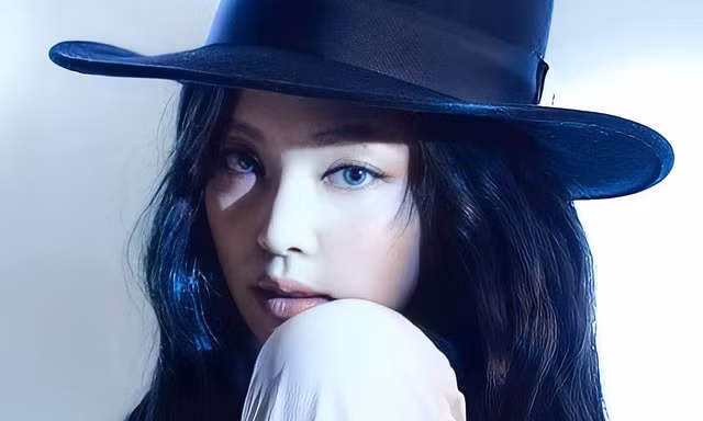 Vì sao Jennie lại gọi lần đầu tiên được diễn chung với G-Dragon là “ký ức đau thương”?