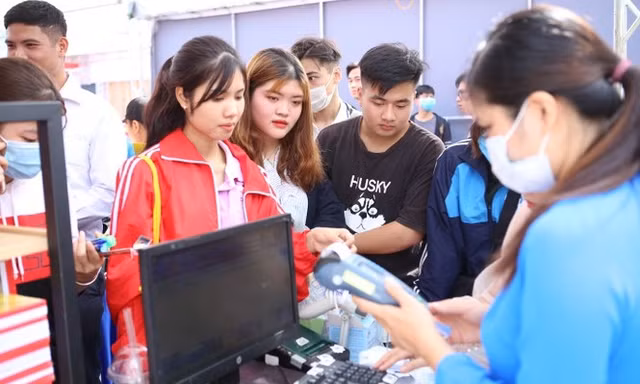 Sóng Festival: Sân chơi mới để ngân hàng tiếp cận giới trẻ