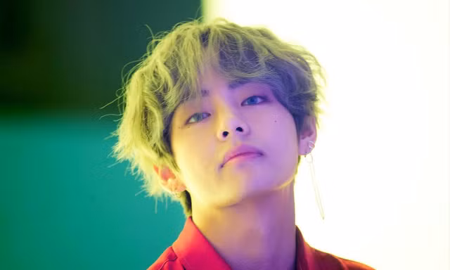 V (BTS) rơi vào tình thế khó xử khi ca khúc riêng “Sweet Night” quá thành công 