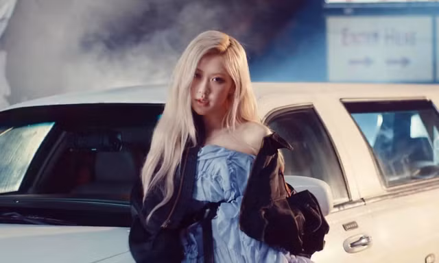 Xem hậu trường MV “On The Ground” mới thấy Rosé vất vả như đóng phim hành động