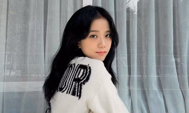 Vẫn biết Jisoo (BLACKPINK) thích chơi game nhưng không ngờ là game thủ đỉnh cao thế này