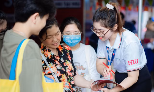 Thêm nhiều trường công bố đề án tuyển sinh, học bổng hấp dẫn