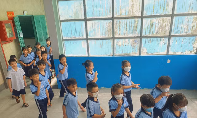 Nhà vệ sinh trường học ở TPHCM bị phụ huynh đánh giá thấp