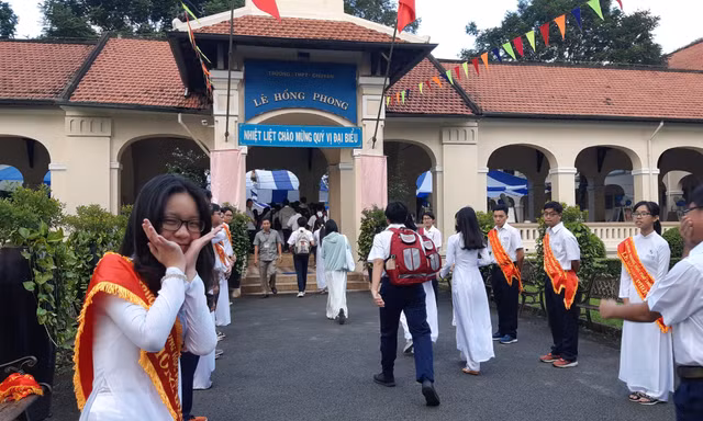 Thanh tra TPHCM vừa chỉ ra một số sai sót ở trường THPT Chuyên Lê Hồng Phong (ảnh minh họa)