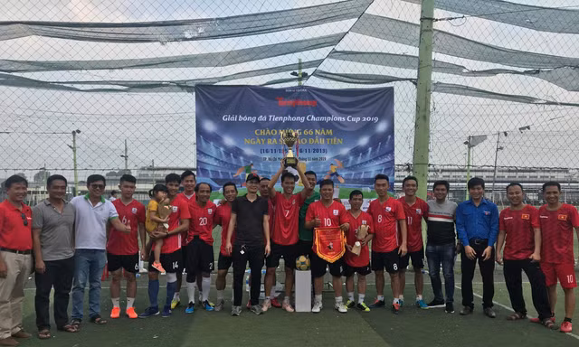 Đội bóng Đoàn Thanh niên EVNHCM vô địch Giải bóng đá Tienphong Champions Cup 2019