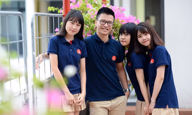 Đồng phục “sang chảnh” của học sinh một trường quốc tế ở TPHCM (ảnh internet)