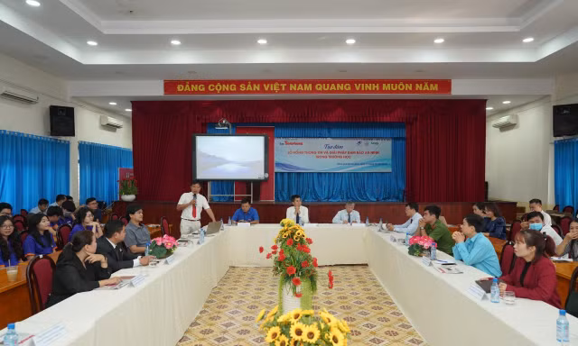 Chuyên gia hiến kế giúp phụ huynh tránh thầy giáo giả mạo gọi điện lừa đảo
