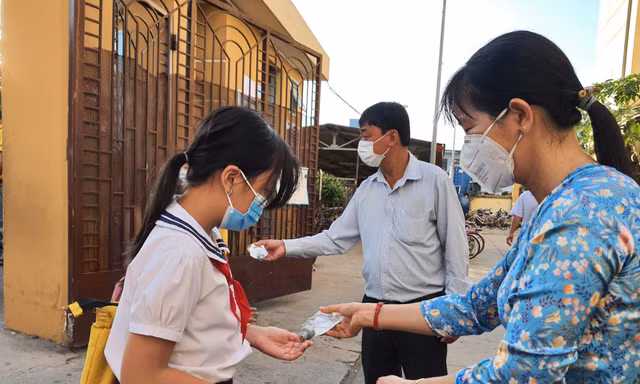 TPHCM chấp thuận cho học sinh xã đảo Thạnh An- Cần Giờ đến trường (ảnh minh họa)