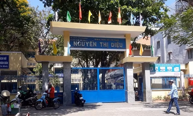 Trộm đột nhập trường học khoắng tiền, hiệu trưởng nói do thủ quỹ sơ suất
