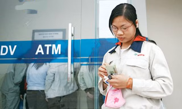 Với việc tăng lương, dự báo sẽ có đợt tăng giá mới đang chờ phía trước.