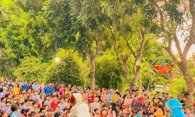 Mang Trung Thu đến trẻ em vùng xa