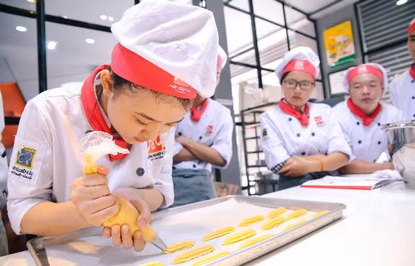 Hành trình khởi nghiệp cô chủ tiệm bánh xinh đẹp