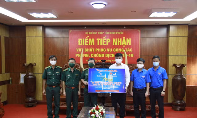 Góp sức thắp sáng biên cương để cùng phòng chống dịch 
