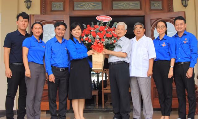 Thanh niên Bình Dương - Bình Phước tri ân nguyên Chủ tịch nước Nguyễn Minh Triết