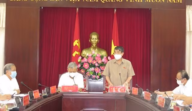 Uỷ viên Trung ương Đảng, Phó Chủ tịch Quốc hội Nguyễn Đức Hải cùng đoàn công tác đến kiểm tra công tác chuẩn bị bầu cử tại tỉnh TT-Huế.