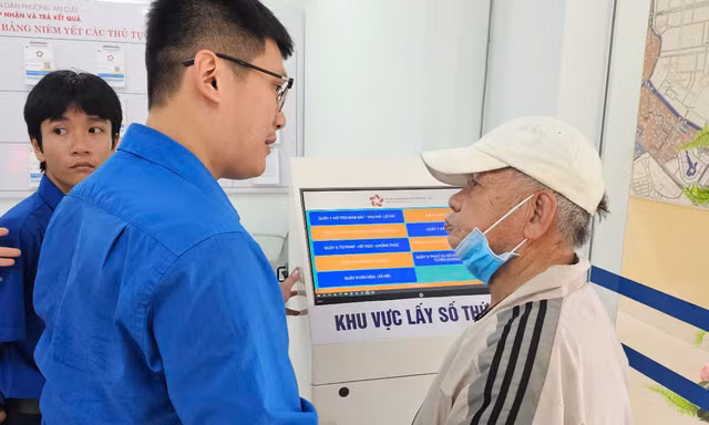 Thanh niên tình nguyện góp phần giúp bộ máy hành chính mới hoạt động thông suốt, hiệu quả