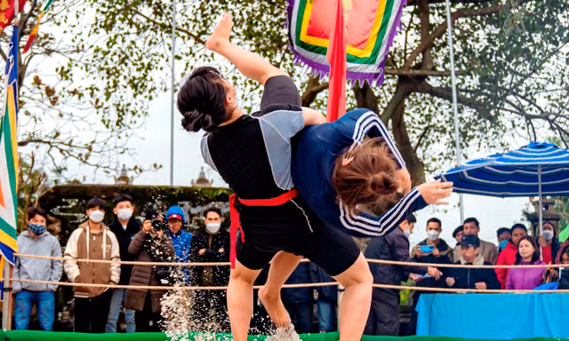 Gay cấn, kịch tính trên sới vật khai Xuân có từ hơn 300 năm ở xứ Huế