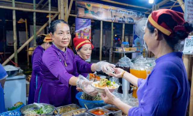 Về Huế thưởng thức 200 món đặc sản dịp nghỉ lễ