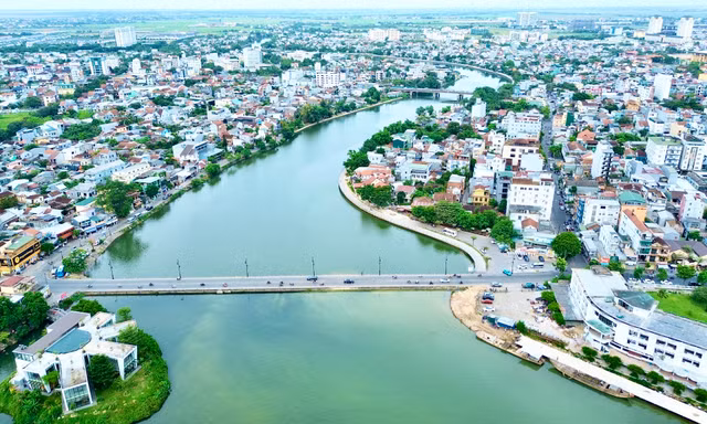 Trễ hẹn 1 năm, dự án đường đi bộ ven sông hơn 260 tỷ tại Huế giờ ra sao?