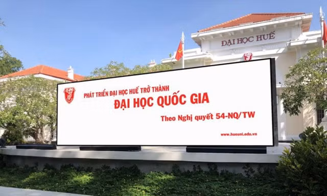 Đại học Huế hoạt động ra sao sau khi giám đốc bị bắt?