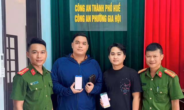 Tài khoản bất ngờ ‘dôi’ thêm 160 triệu sau khi khách trả tiền thuốc
