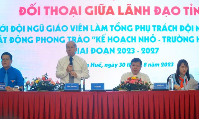 Lãnh đạo tỉnh TT-Huế đối thoại với 300 giáo viên Tổng phụ trách Đội