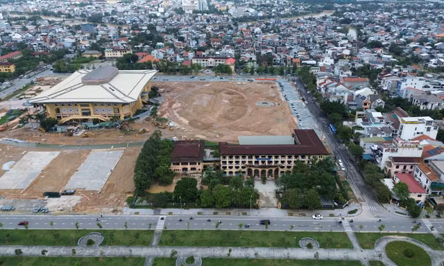 Trung tâm huấn luyện thể thao ‘mắc kẹt’ giữa dự án quảng trường gần 200 tỷ tại Huế