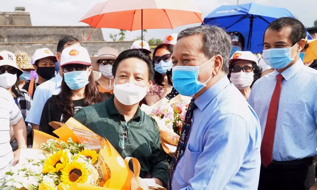 Huế sẽ triển khai 3 giai đoạn đón khách du lịch quốc tế, tiến tới mở cửa hoàn toàn đối với thị trường khách du lịch quốc tế 