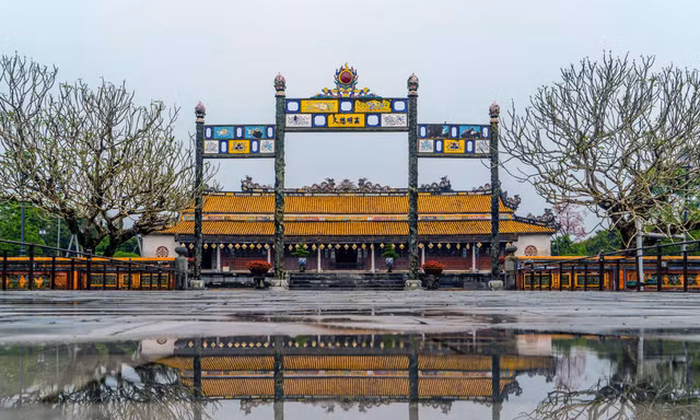 Bộ VH-TT&DL vừa có quyết định cho phép Trung tâm Bảo tồn Di tích Cố đô Huế khảo cổ khu vực hai bên chái của điện Thái Hòa. Ảnh: TTBTDTCĐ Huế