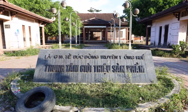 Trung tâm giới thiệu tinh hoa làng nghề Huế hoang phế, thành trại nuôi bò
