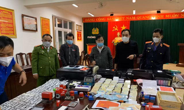 Công an TT-Huế thu giữ nhiều tang vật liên quan vụ án