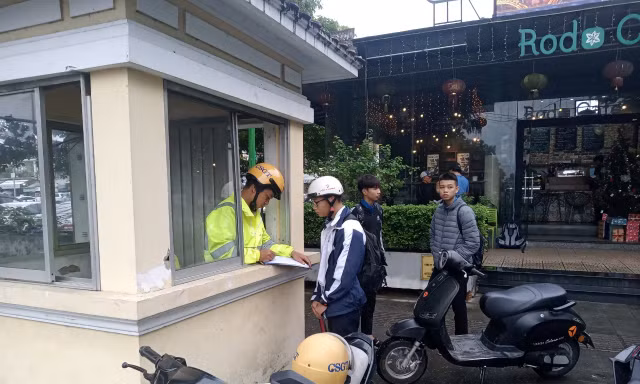 Tạm giữ 700 phương tiện mô tô do thanh thiếu niên, học sinh vi phạm Luật Giao thông