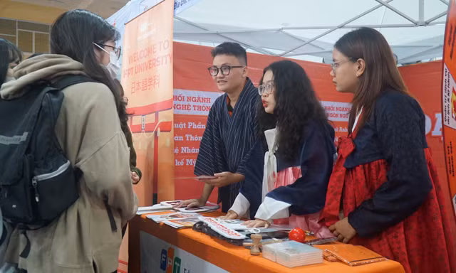 Tư vấn hướng nghiệp, giới thiệu việc làm cho 1.800 đoàn viên, thanh niên Huế