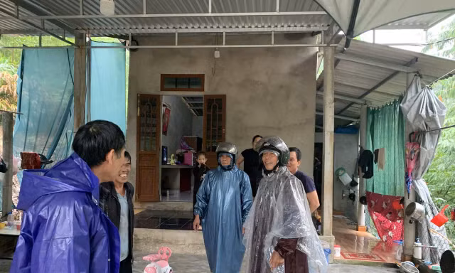 Thừa Thiên-Huế sơ tán nhiều hộ dân khỏi vùng sạt lở nguy hiểm