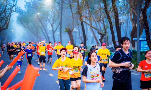 Cùng giới trẻ chạy qua vùng Di sản Huế