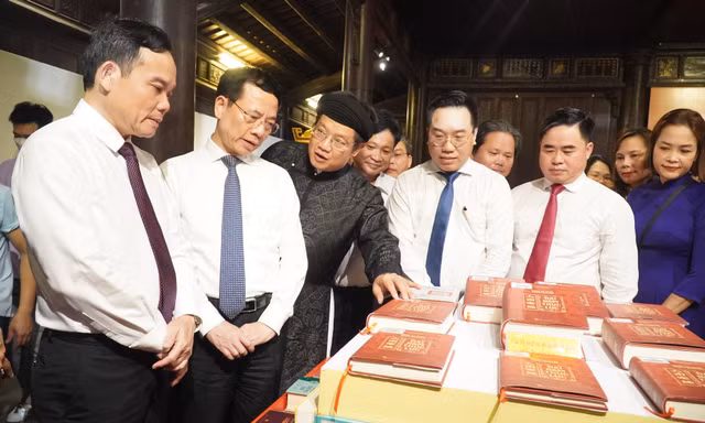 Phó Thủ tướng Trần Lưu Quang: 'Phát huy nét đẹp tôn vinh sách, đọc sách'