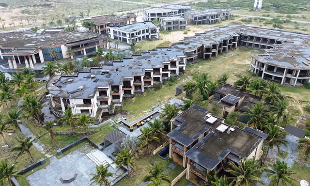 Tan hoang dự án du lịch triệu đô bên vịnh Lăng Cô 
