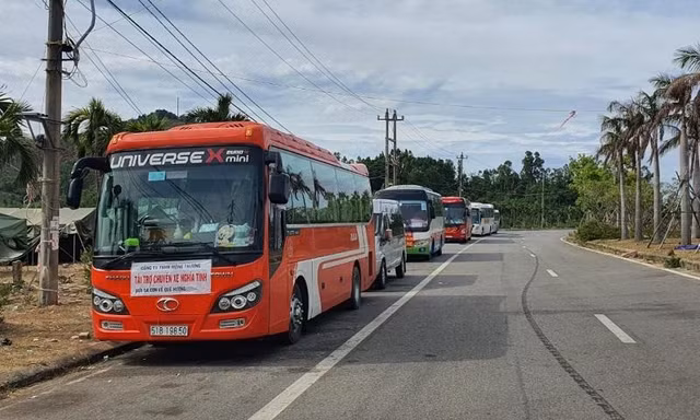 Các tài xế thuộc đoàn xe trá hình "xe 0 đồng" chở người có thu tiền từ vùng dịch về TT-Huế này đã bị cách ly y tế và xử phạt hành chính