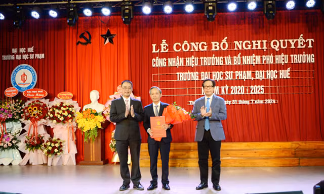Trường Đại học Sư phạm Huế có tân hiệu trưởng và phó hiệu trưởng