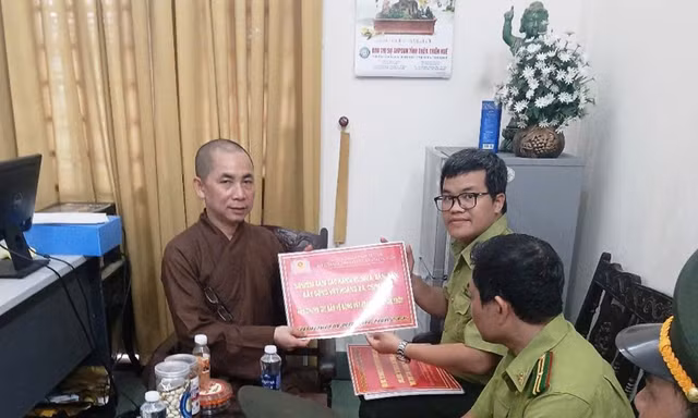 Ngăn chặn mua bán chim trời làm vật phóng sinh mùa lễ Phật đản