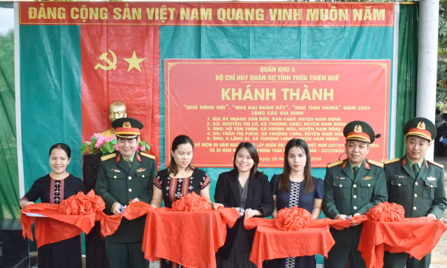 Thừa Thiên-Huế: Bàn giao nhiều nhà đồng đội, nhà tình nghĩa